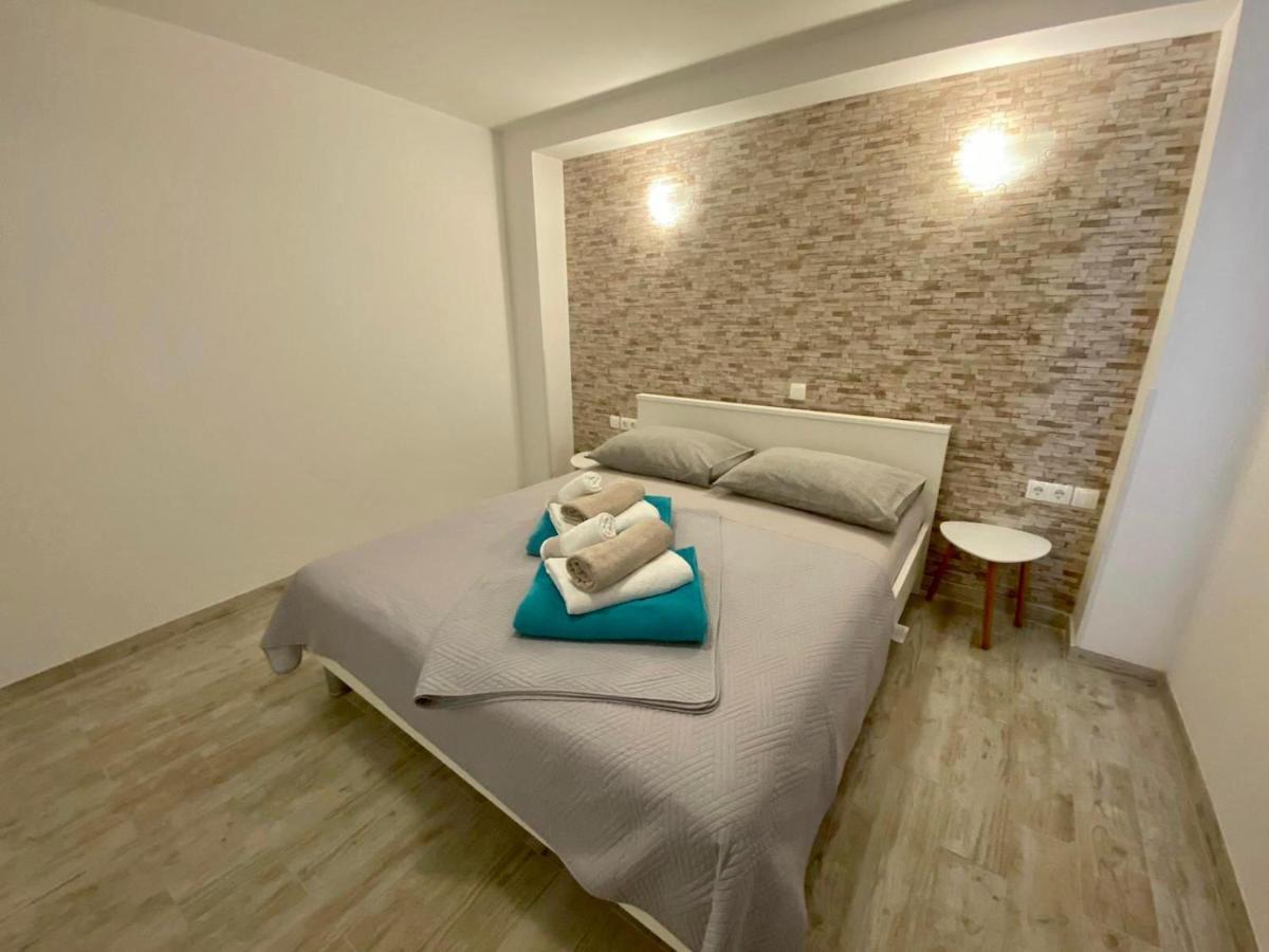 Apartments King - City Center Novalja Exterior foto