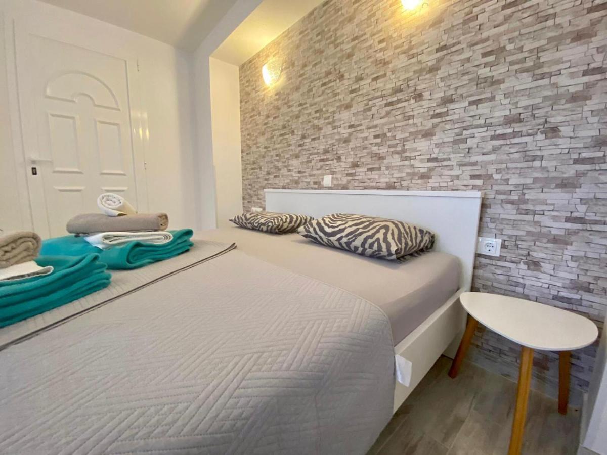 Apartments King - City Center Novalja Exterior foto